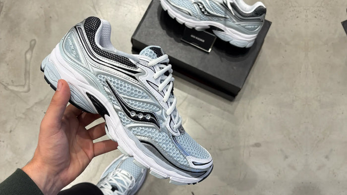 Saucony Sizing Guide: How Do Saucony Trainers Fit?