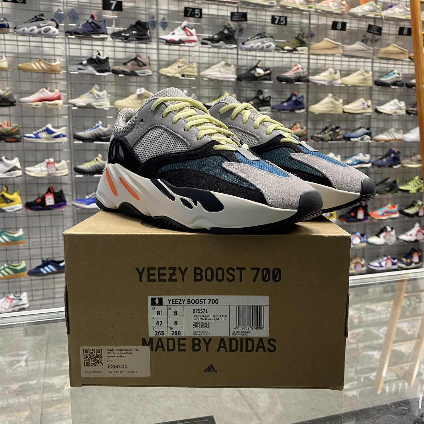 Yeezy Boost 700 'Wave Runner' UK8