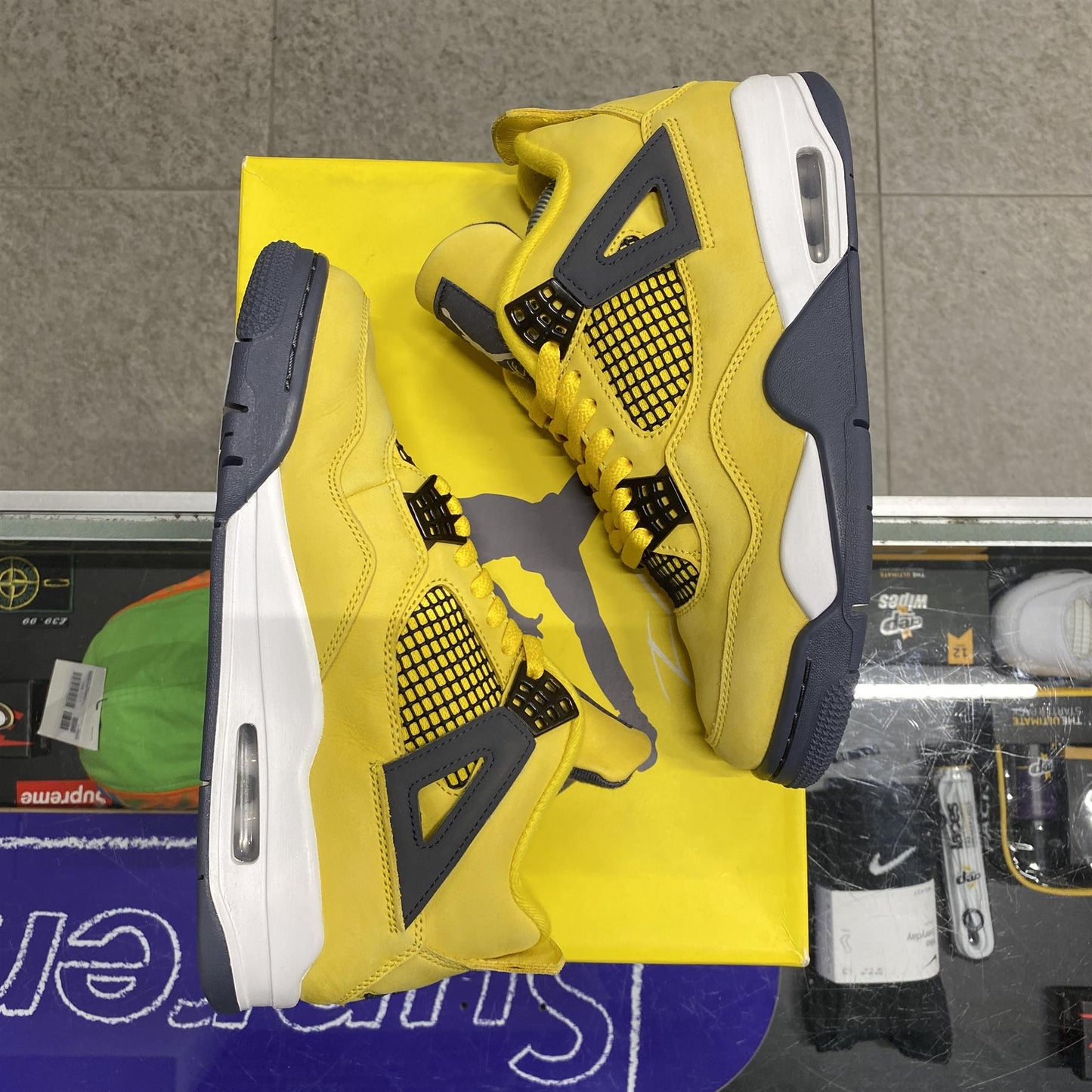 Jordan 4 Retro 'Lightning' (2021) UK7