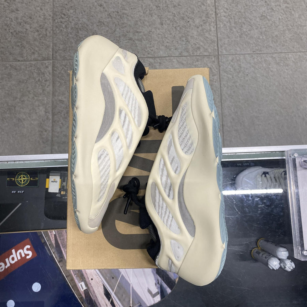 adidas Yeezy 700 V3 'Azael' UK8.5