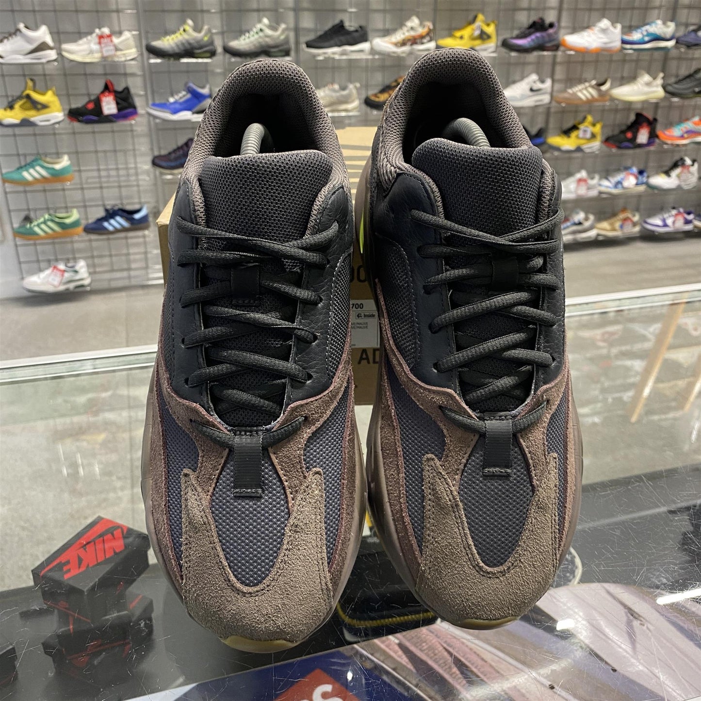 Yeezy Boost 700 'Mauve' UK9.5