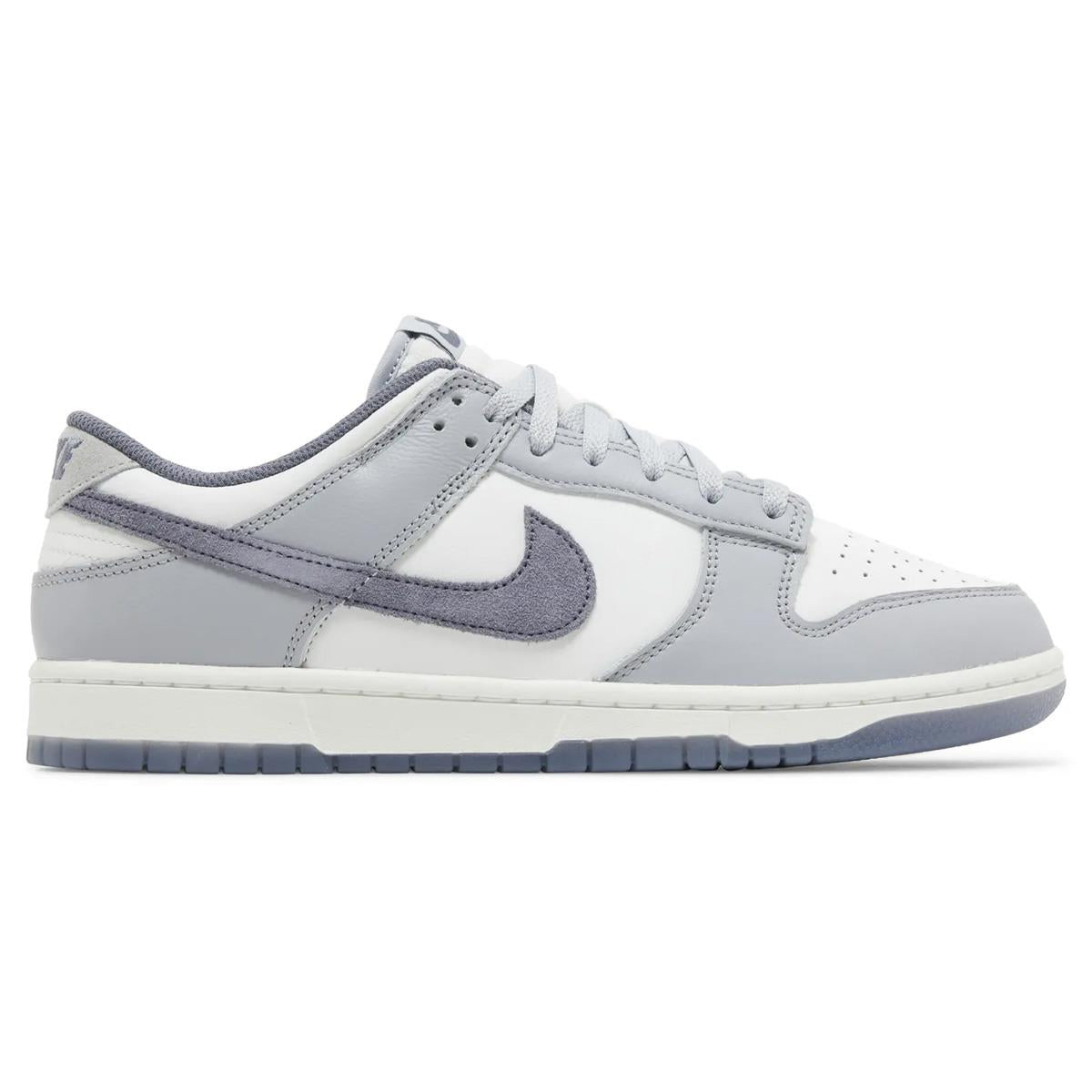 Nike Dunk Low SE Light Carbon