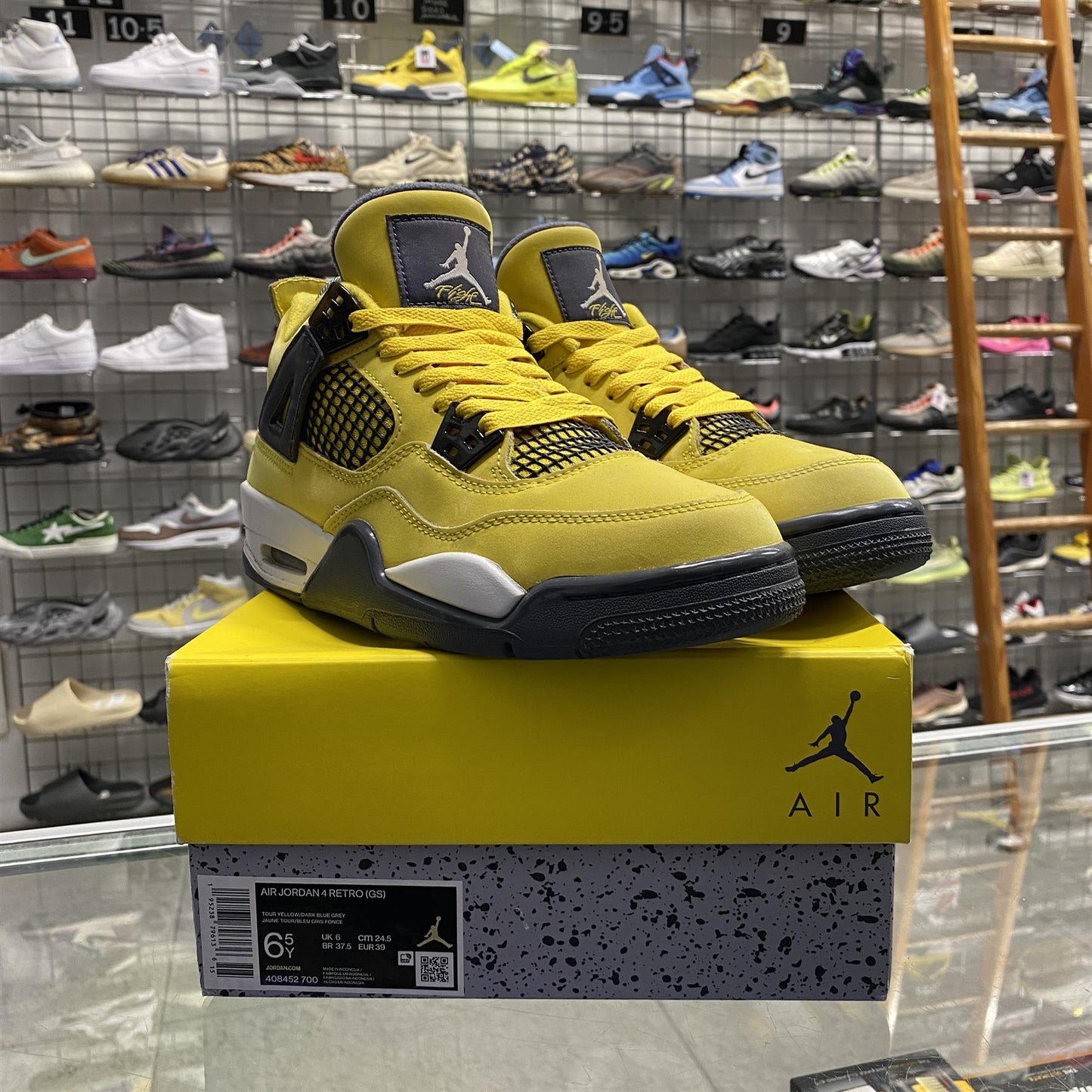 Jordan 4 Retro Lightning (2021) (GS) UK6 (EU39)