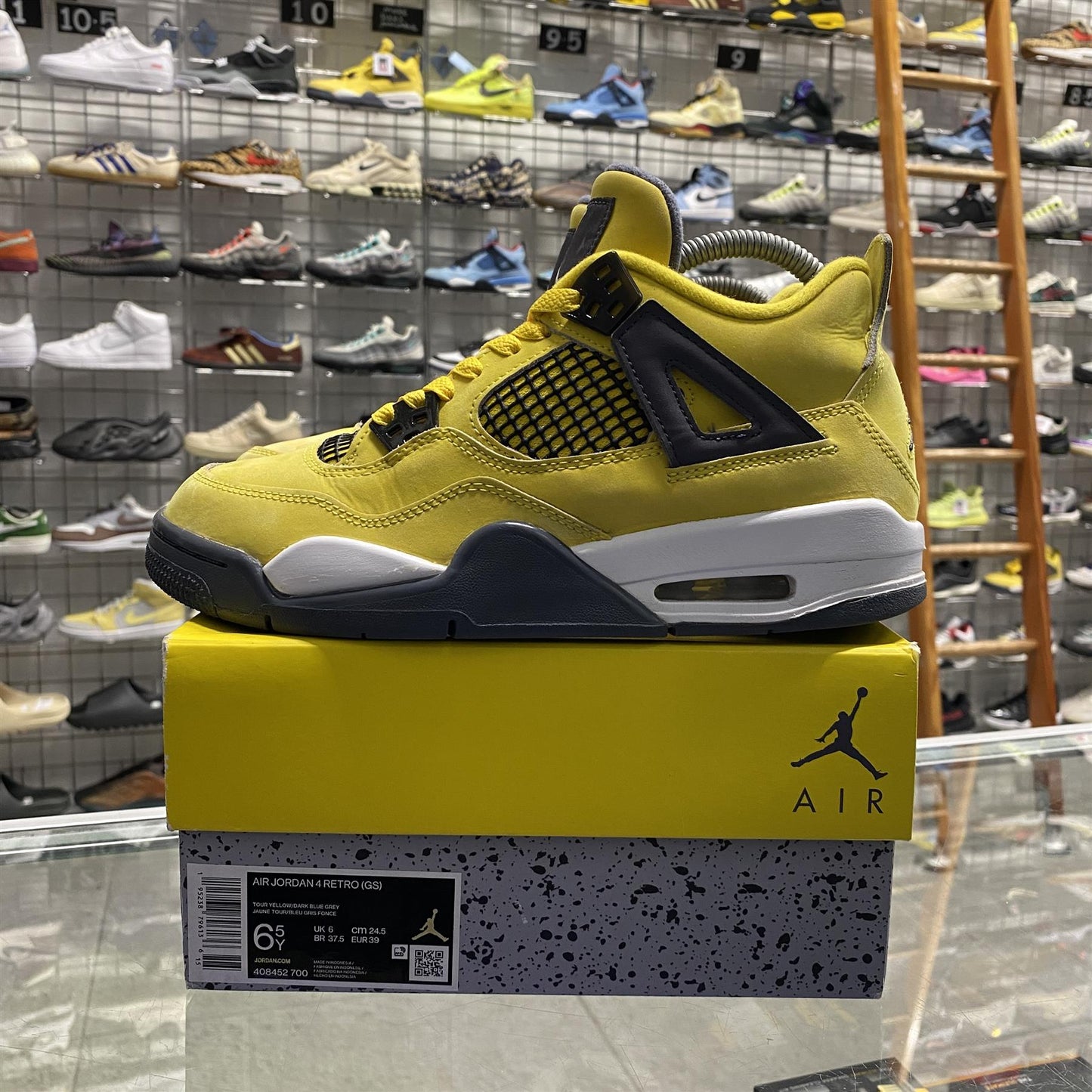 Jordan 4 Retro Lightning (2021) (GS) UK6 (EU39)