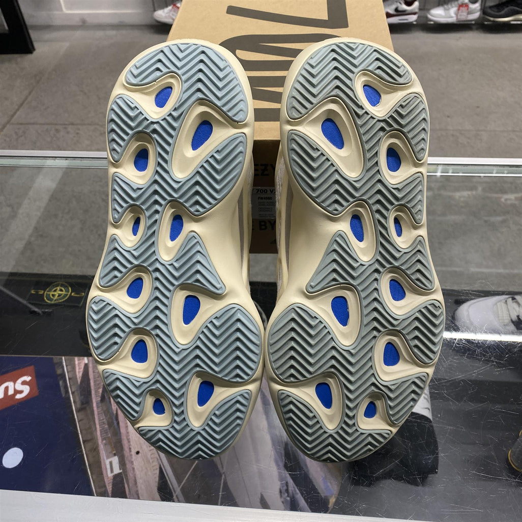 adidas Yeezy 700 V3 'Azael' UK8.5