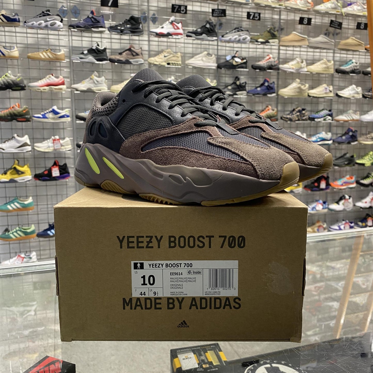 Yeezy Boost 700 'Mauve' UK9.5