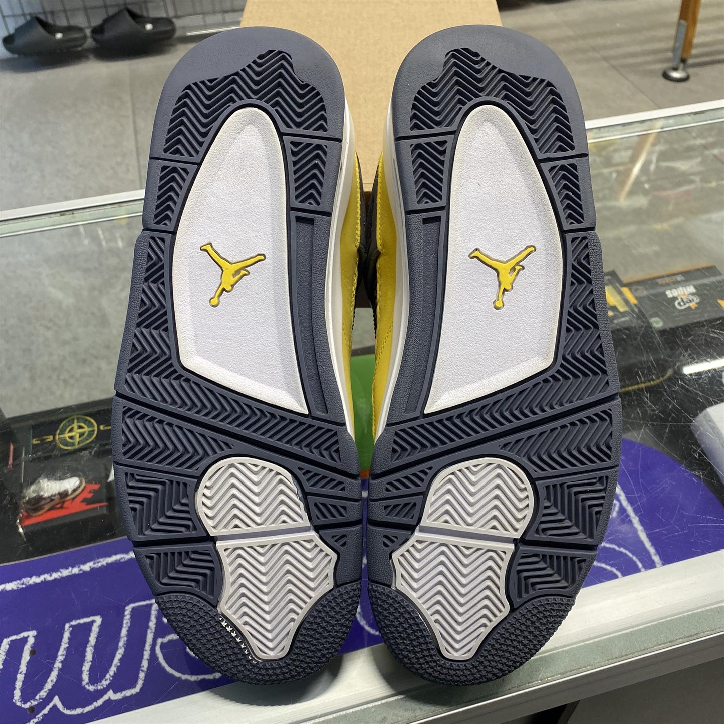 Jordan 4 Retro 'Lightning' (2021) UK8.5