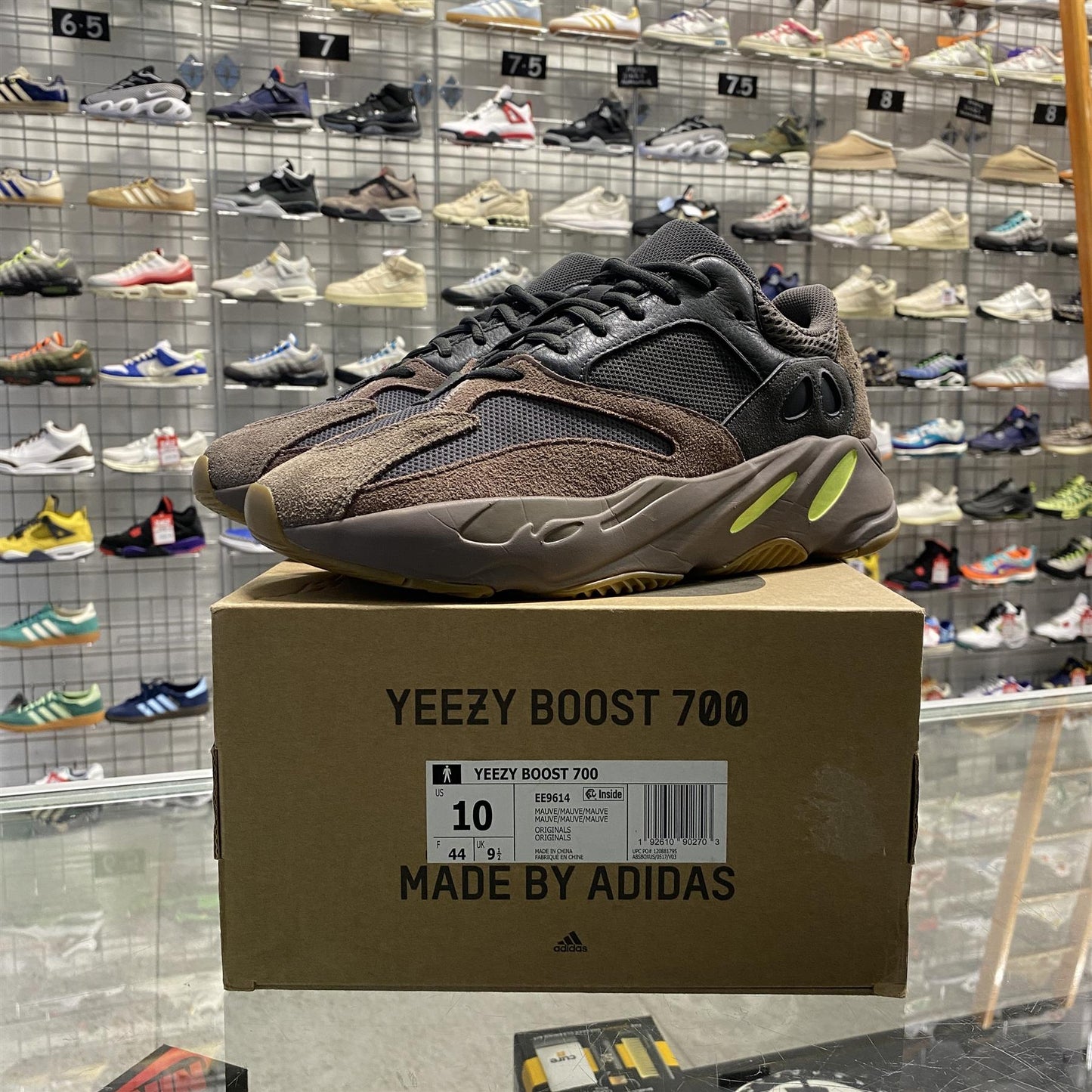 Yeezy Boost 700 'Mauve' UK9.5