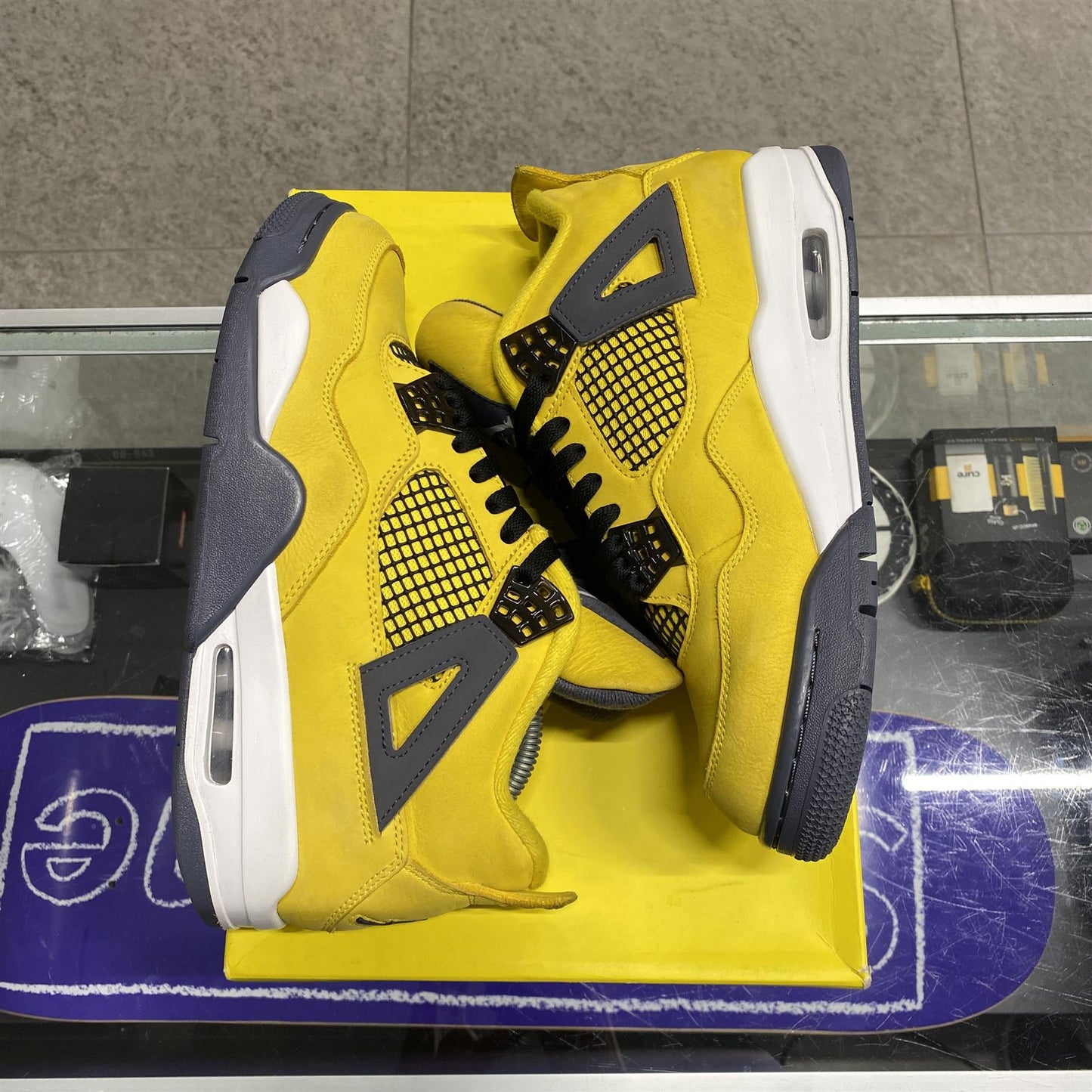 Air Jordan 4 Retro 'Lightning' (2021) UK7.5