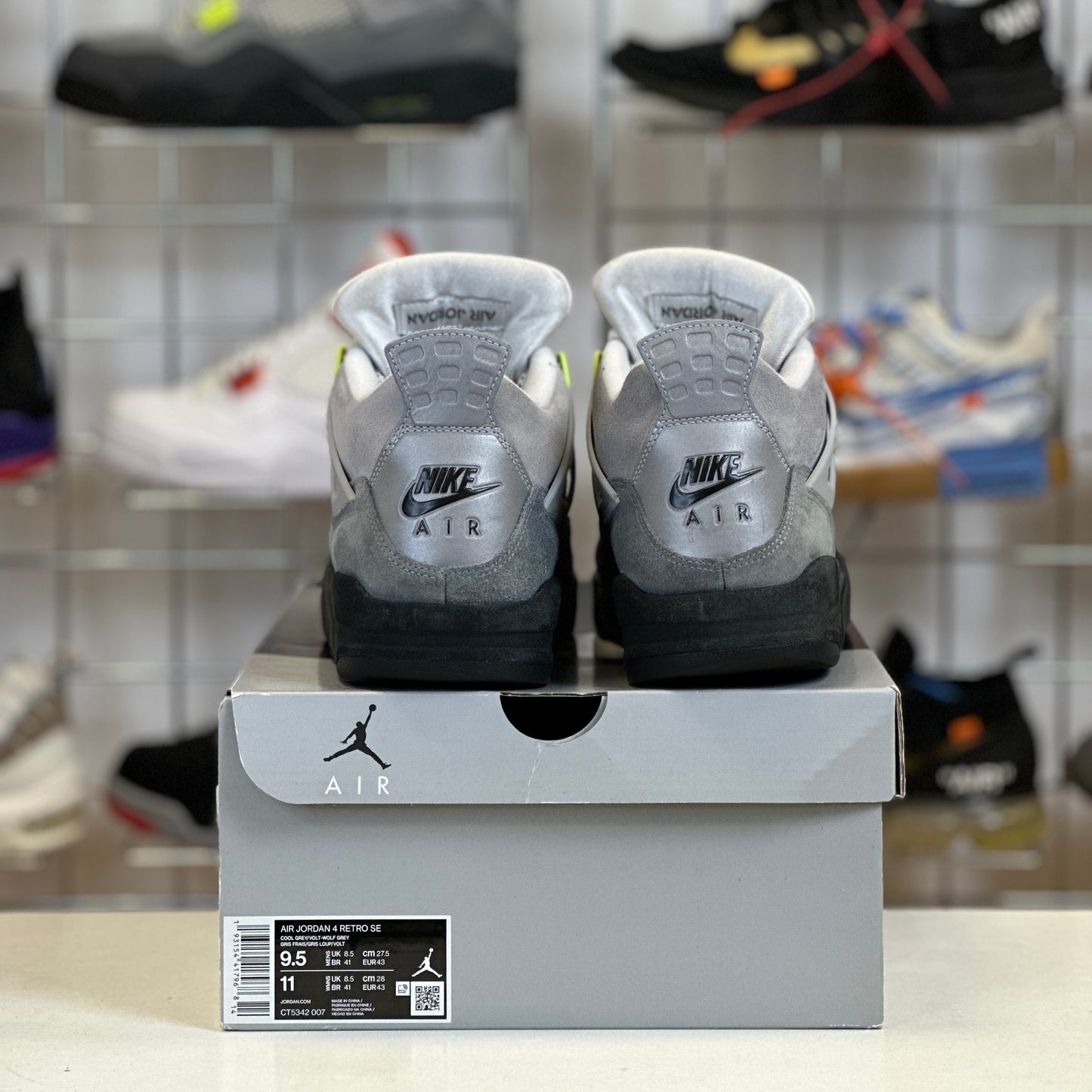 Air Jordan 4 Retro SE 'Neon 95' UK8.5**