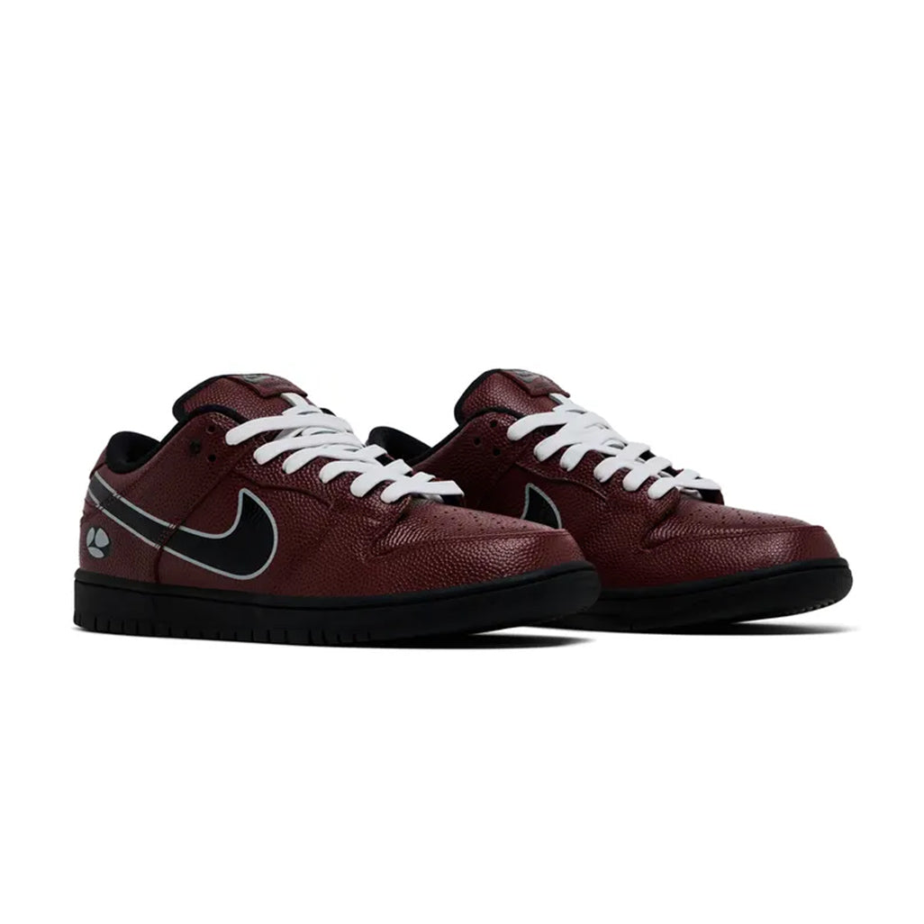 Nike SB Dunk Low Limosine Skateboards