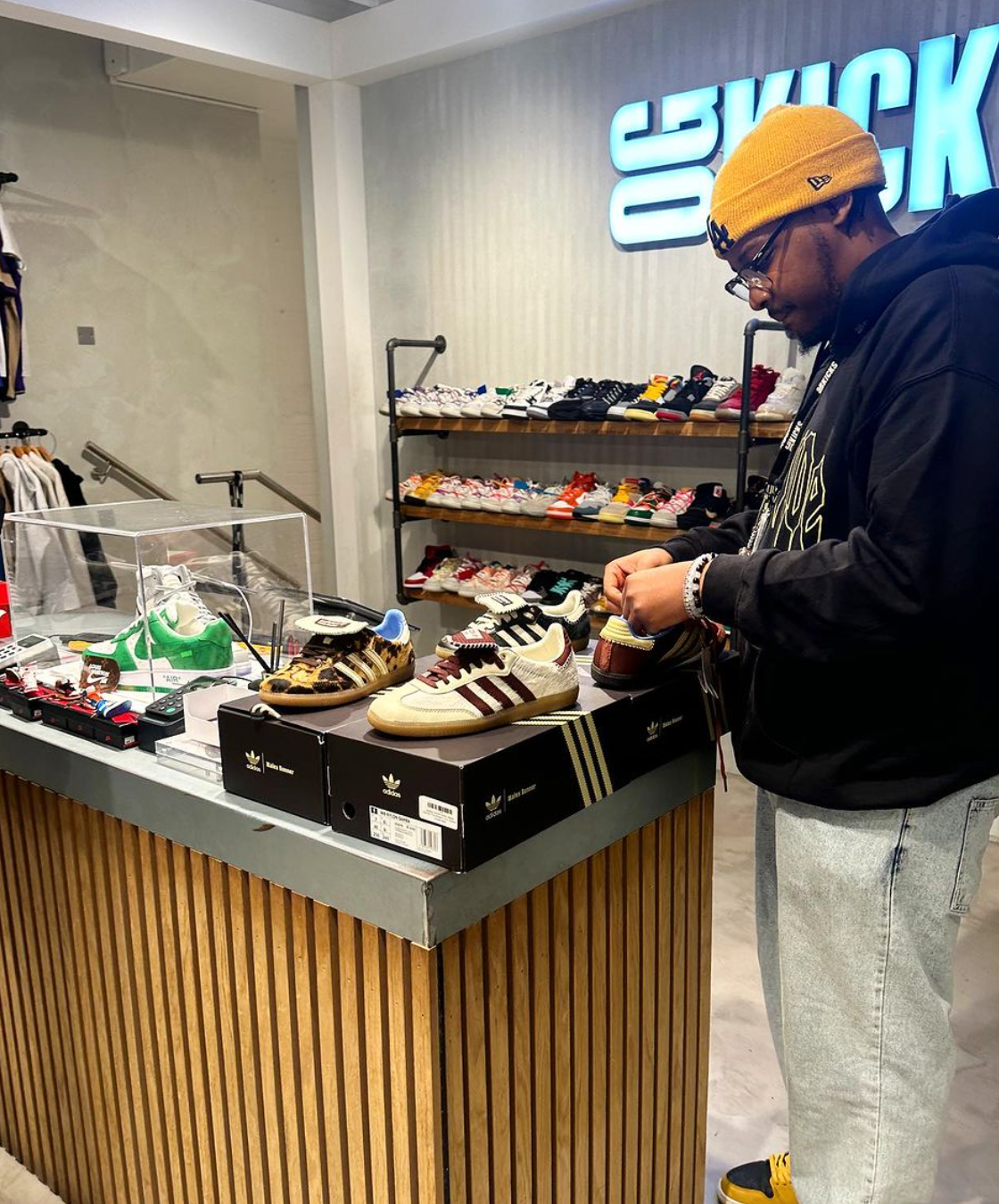 Uk sneaker 2025 shops online