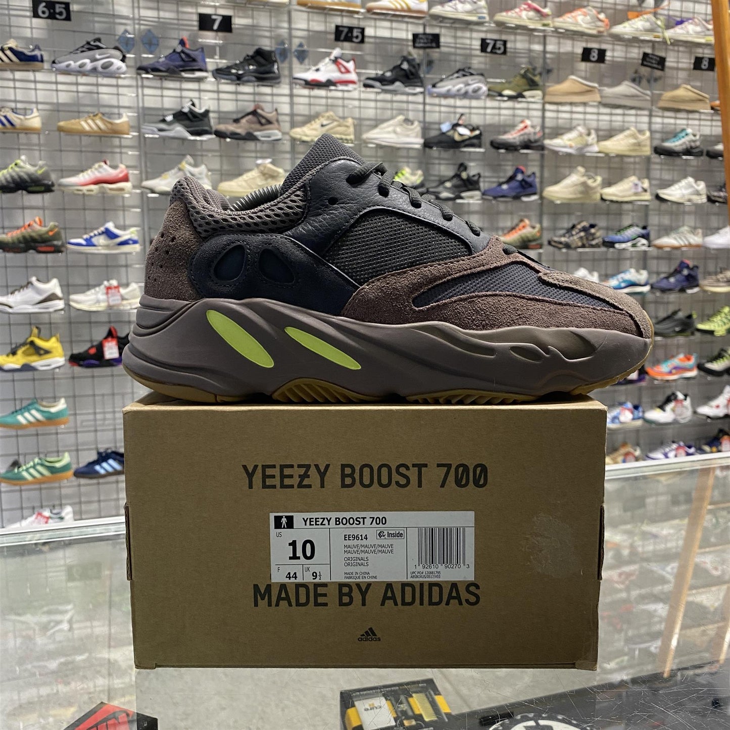 Yeezy Boost 700 'Mauve' UK9.5