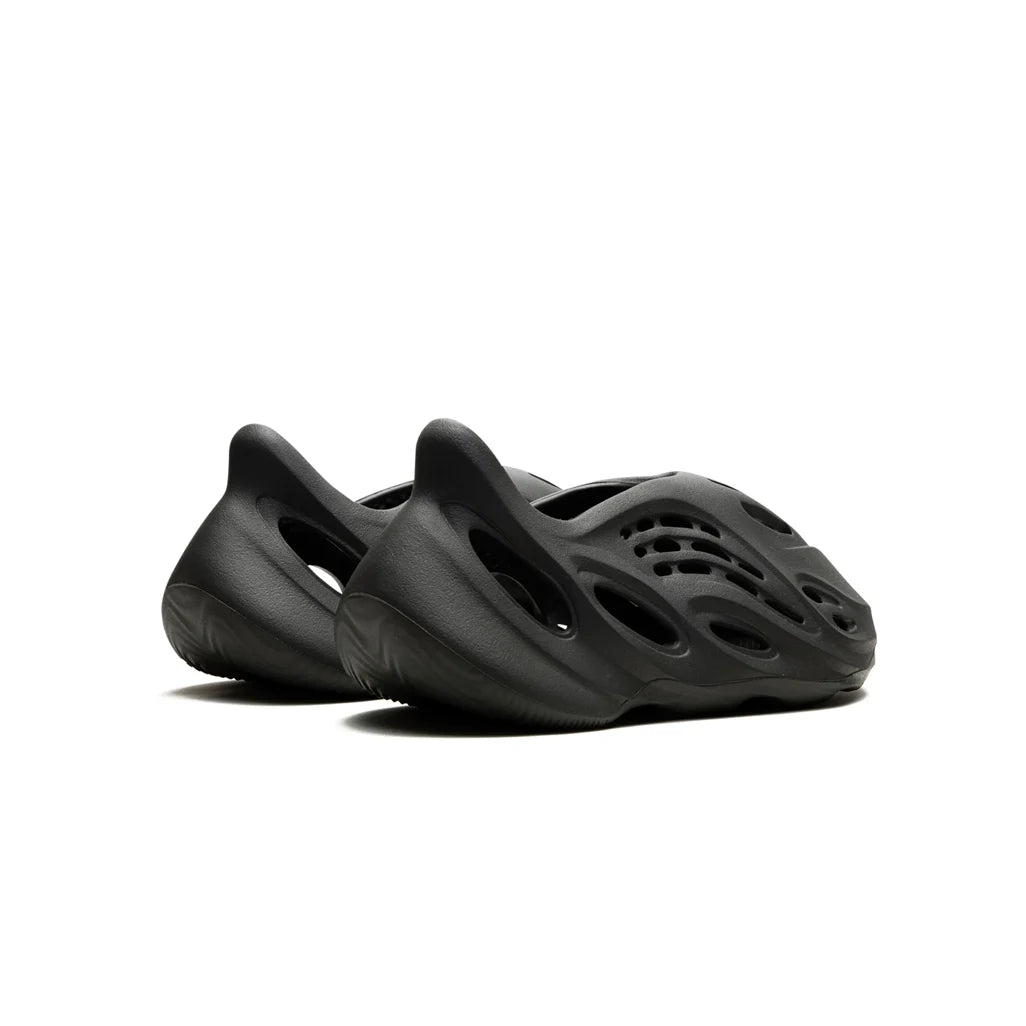 adidas Yeezy Foam Runner 'Carbon' OG Kicks adidas Yeezy Foam Runner 'Carbon' OG Kicks