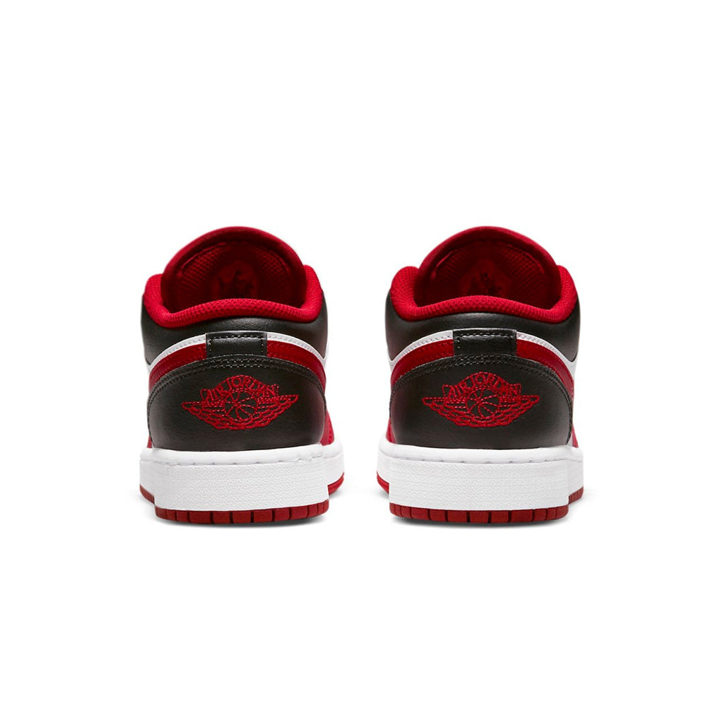 Jordan 1 Low Bulls GS