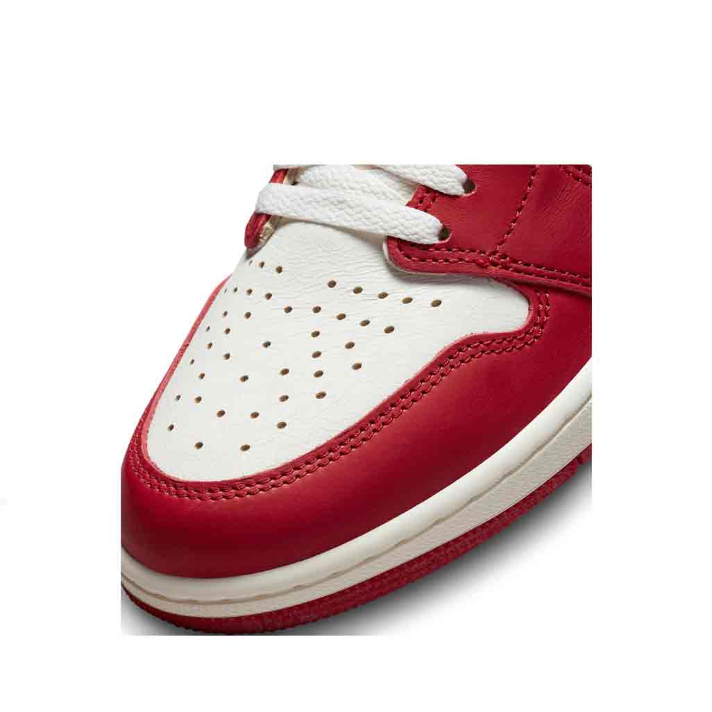 Air Jordan 1 Retro High OG 'Chicago Lost & Found'