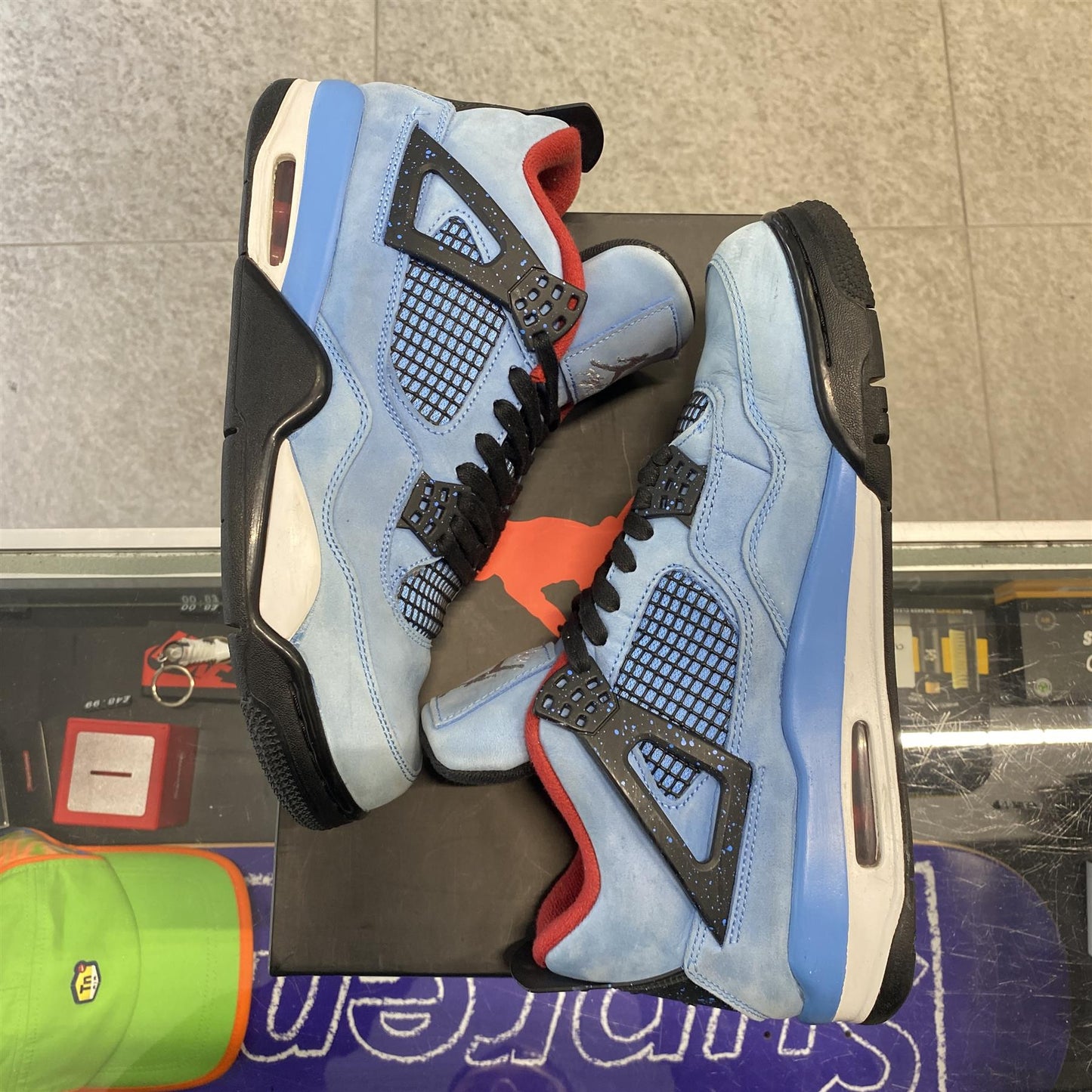 Jordan 4 Retro Travis Scott 'Cactus Jack' UK9.5