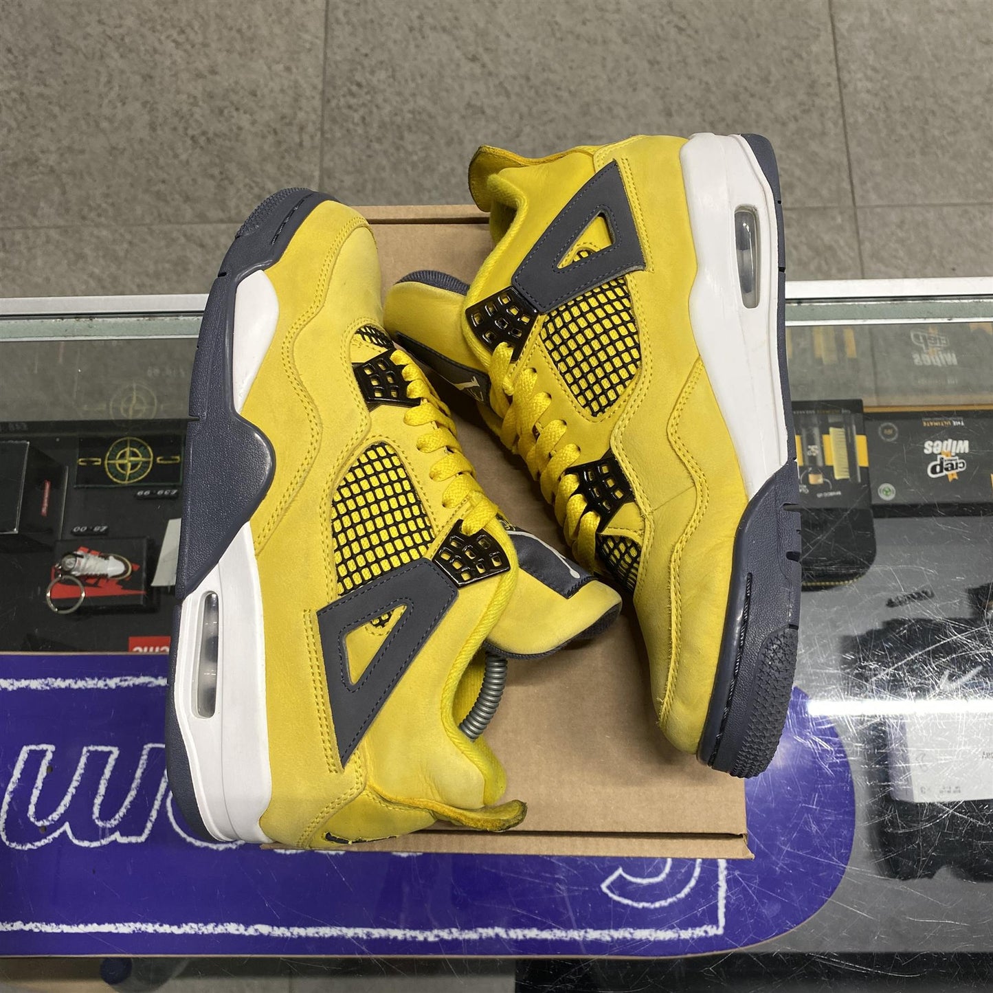 Air Jordan 4 Retro 'Lightning' (2021) UK7 (No Box)