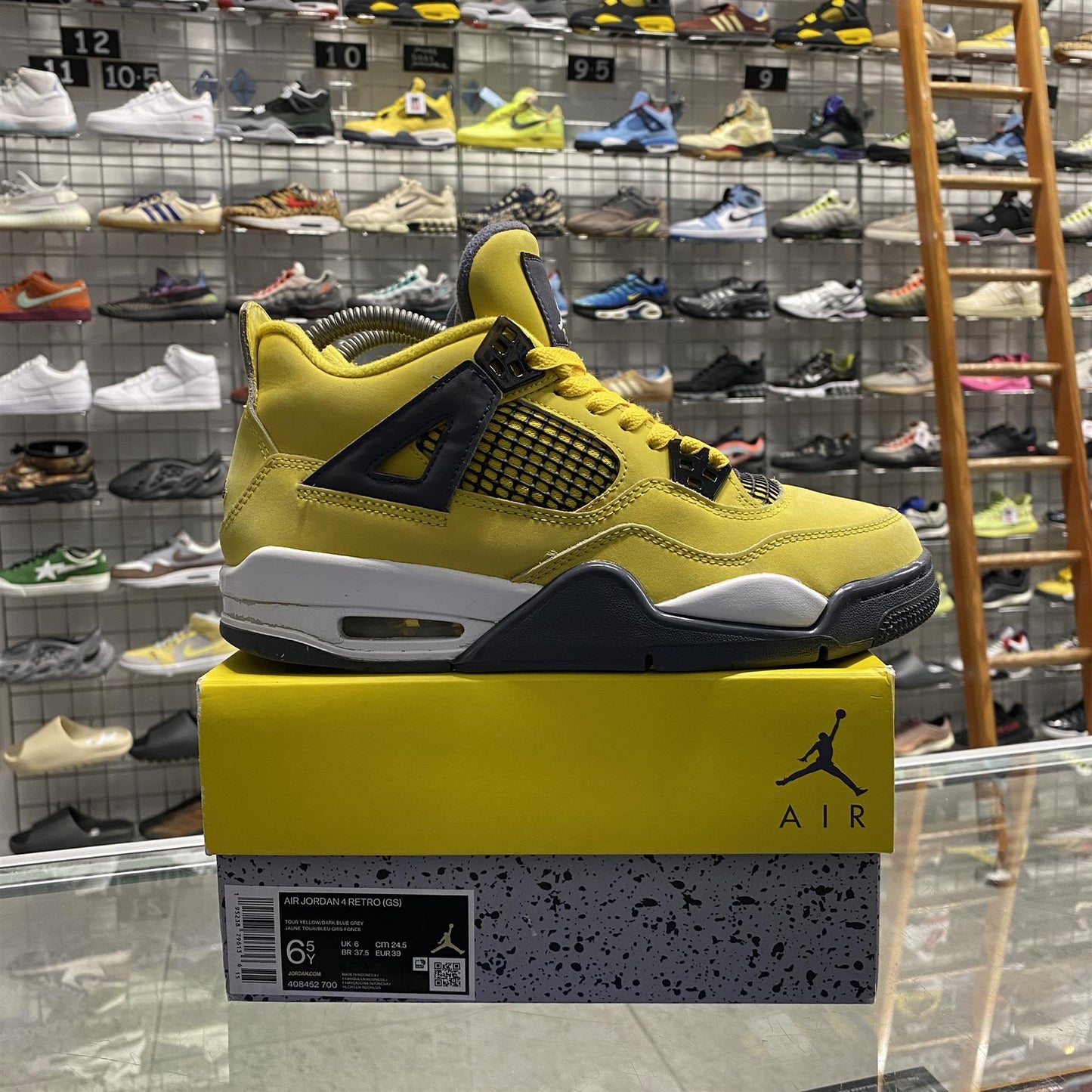 Jordan 4 Retro Lightning (2021) (GS) UK6 (EU39)