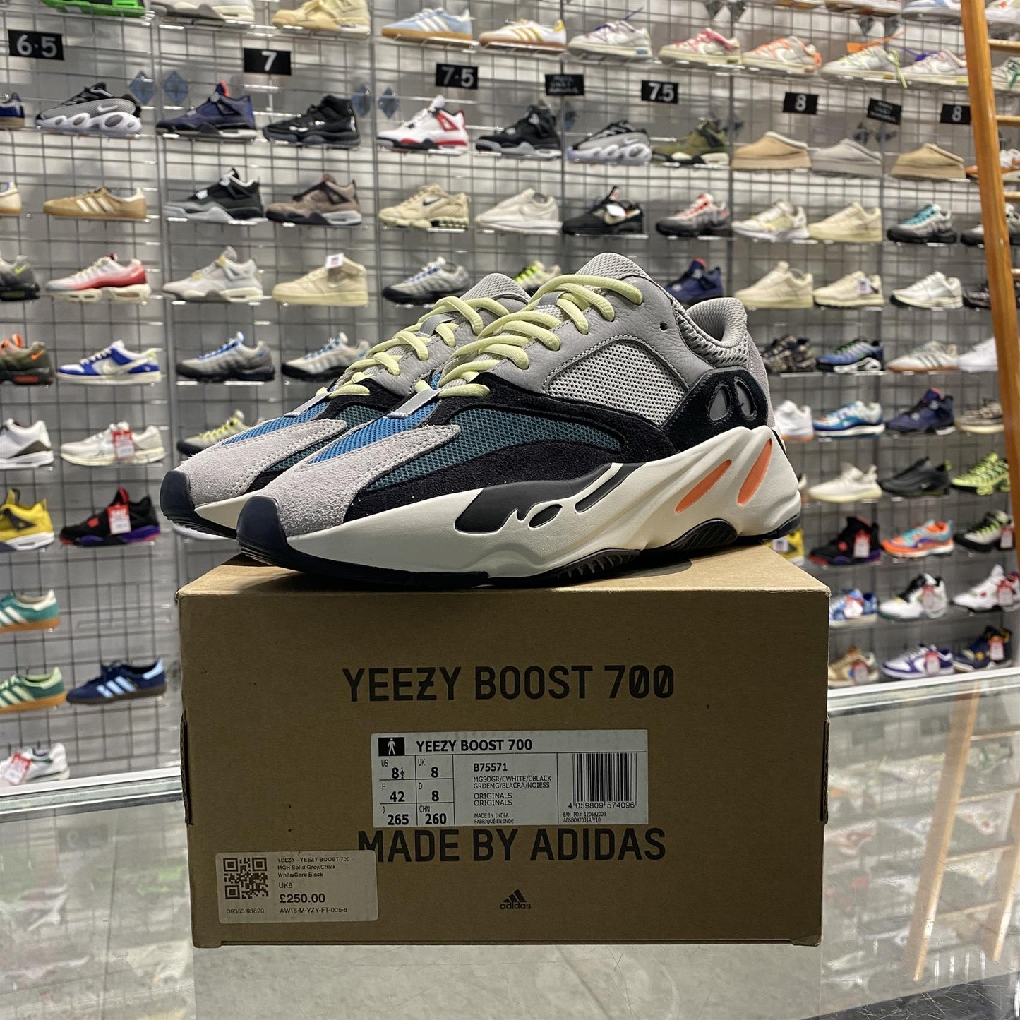 Yeezy Boost 700 'Wave Runner' UK8