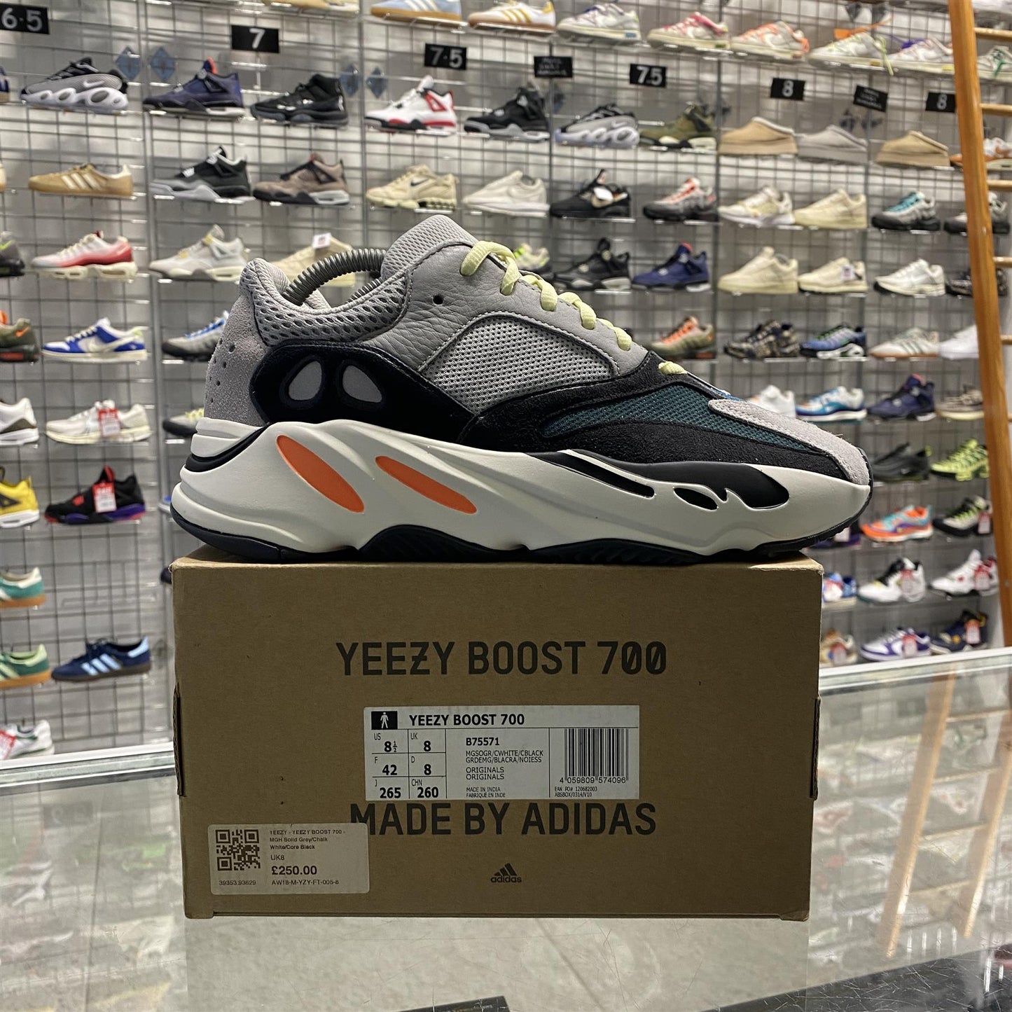 Yeezy Boost 700 'Wave Runner' UK8