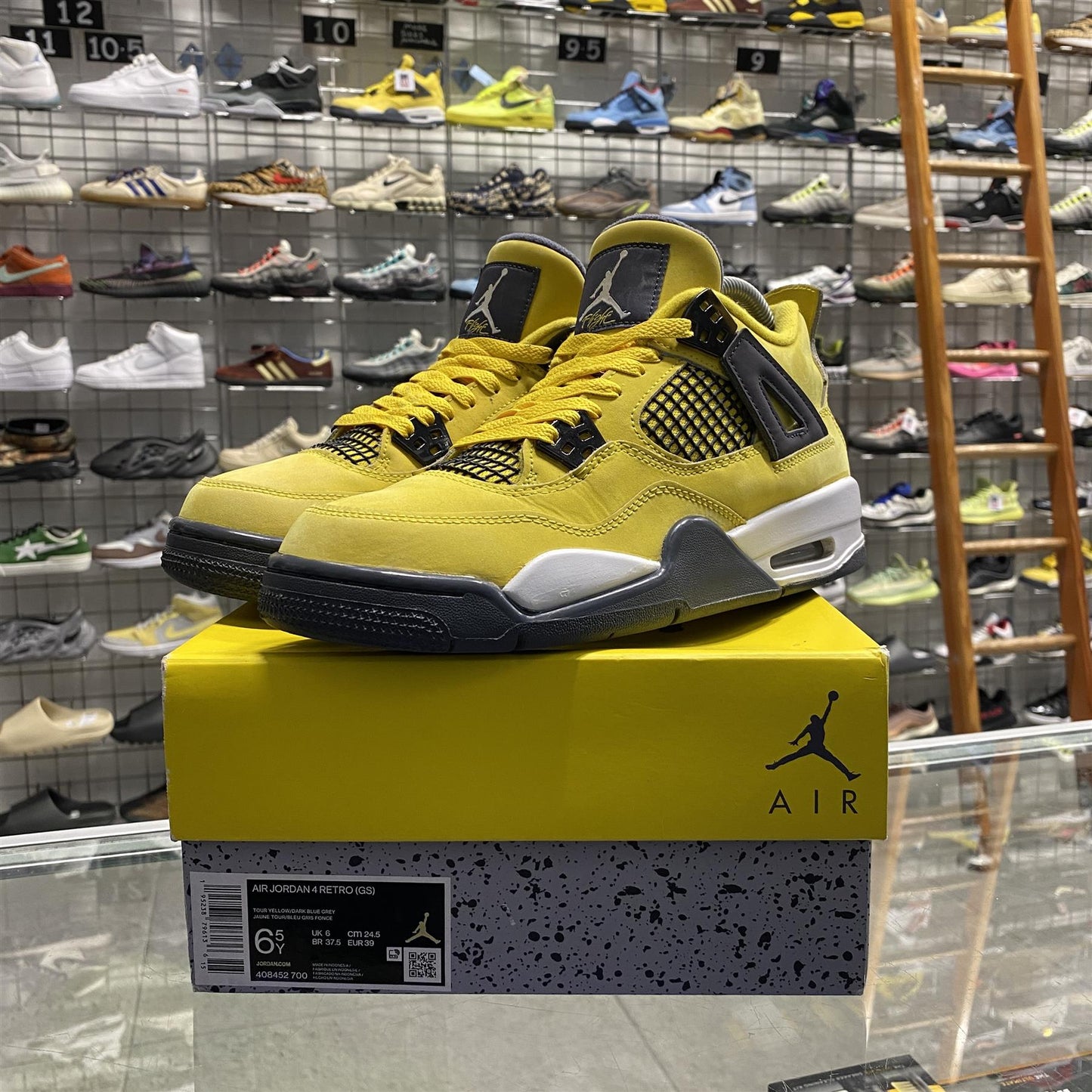 Jordan 4 Retro Lightning (2021) (GS) UK6 (EU39)