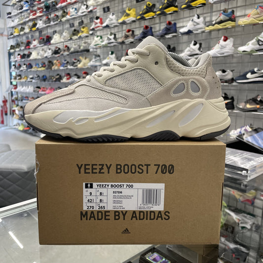 Yeezy Boost 700 Ã¢â‚¬ËœAnalogÃ¢â‚¬â„¢ (2023) UK8.5