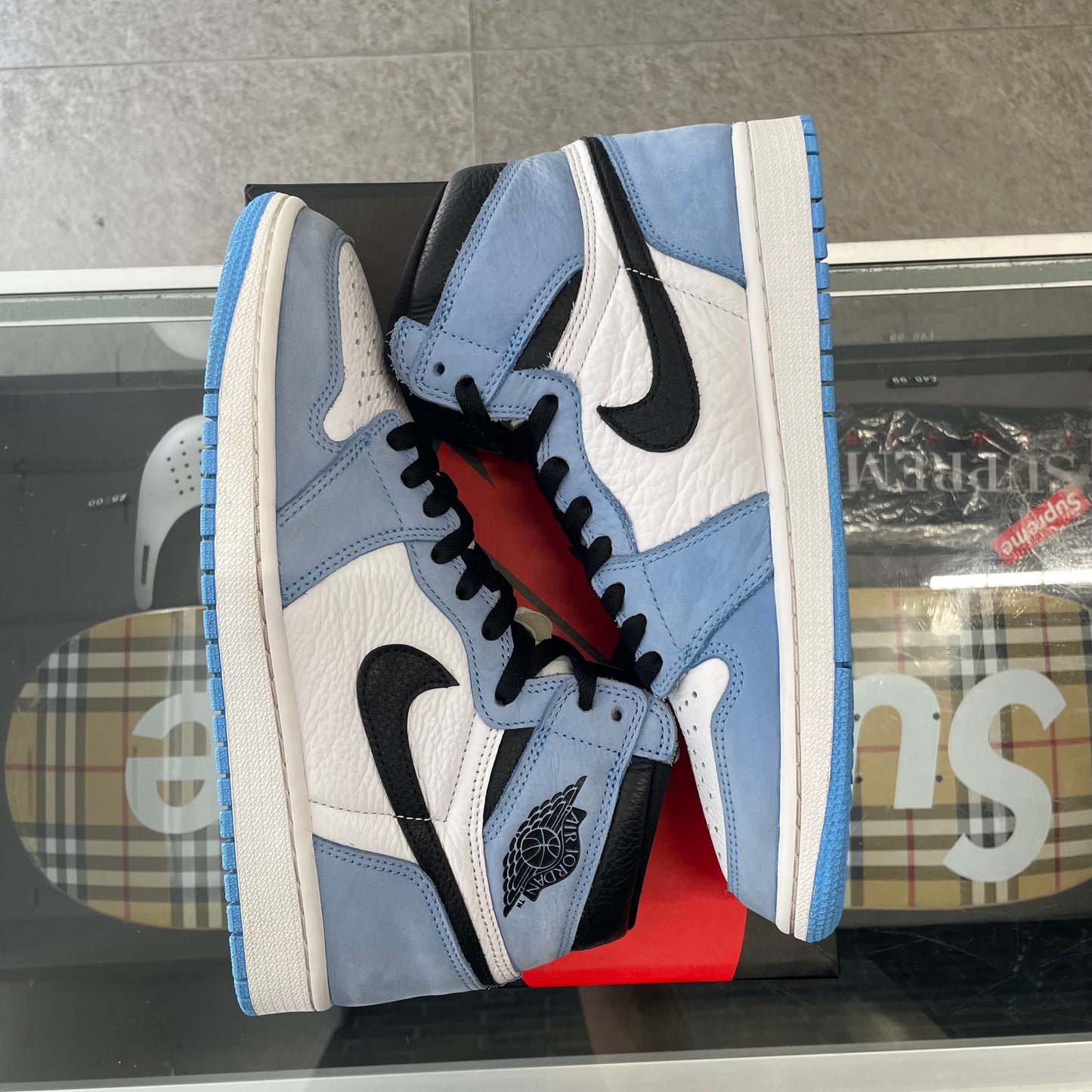 Jordan 1 Retro High OG 'University Blue' UK8