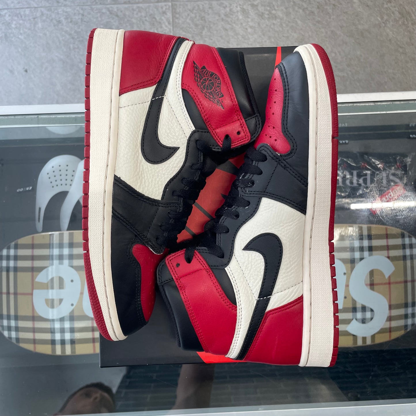 Jordan 1 Retro High 'Bred Toe' UK7.5