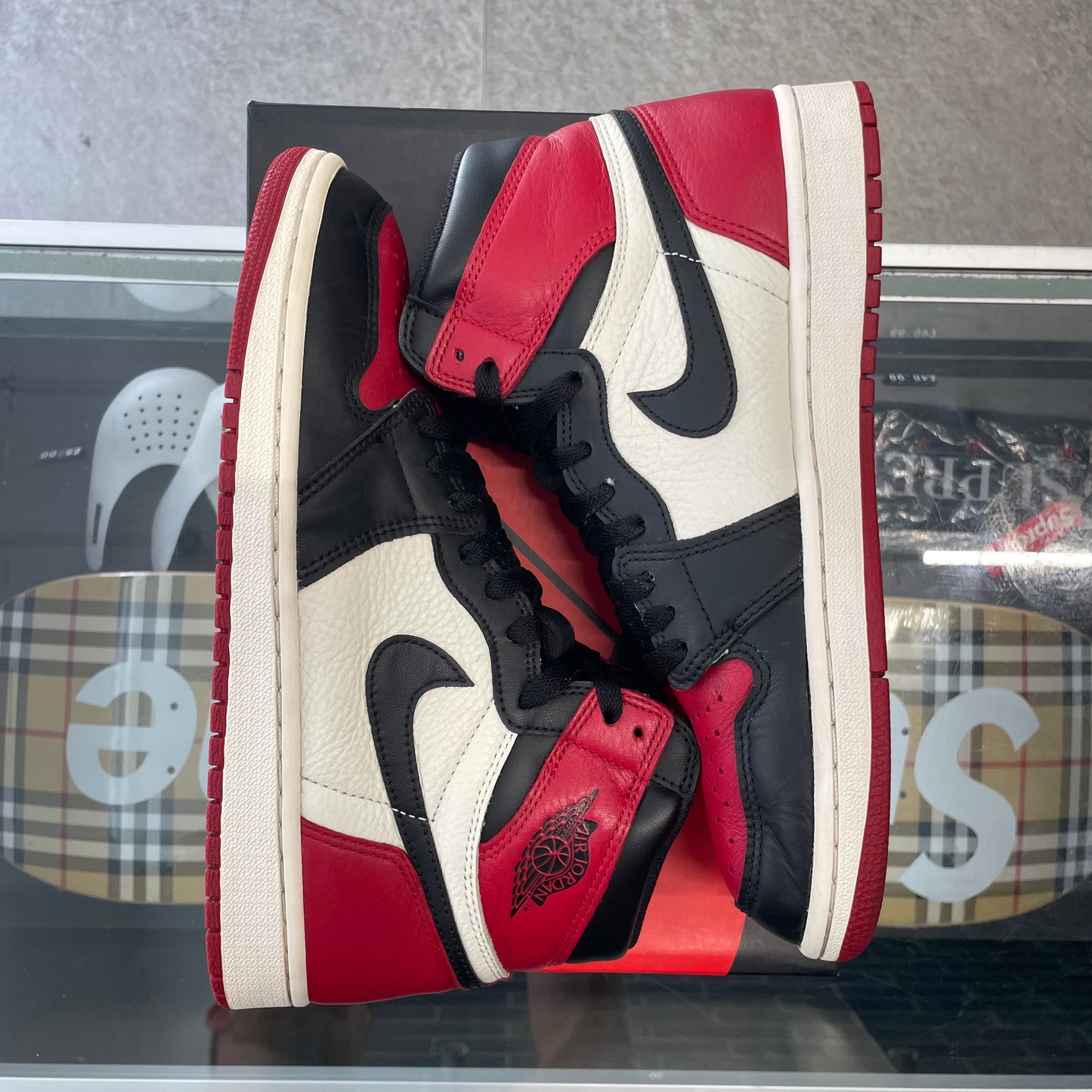 Jordan 1 Retro High 'Bred Toe' UK7.5