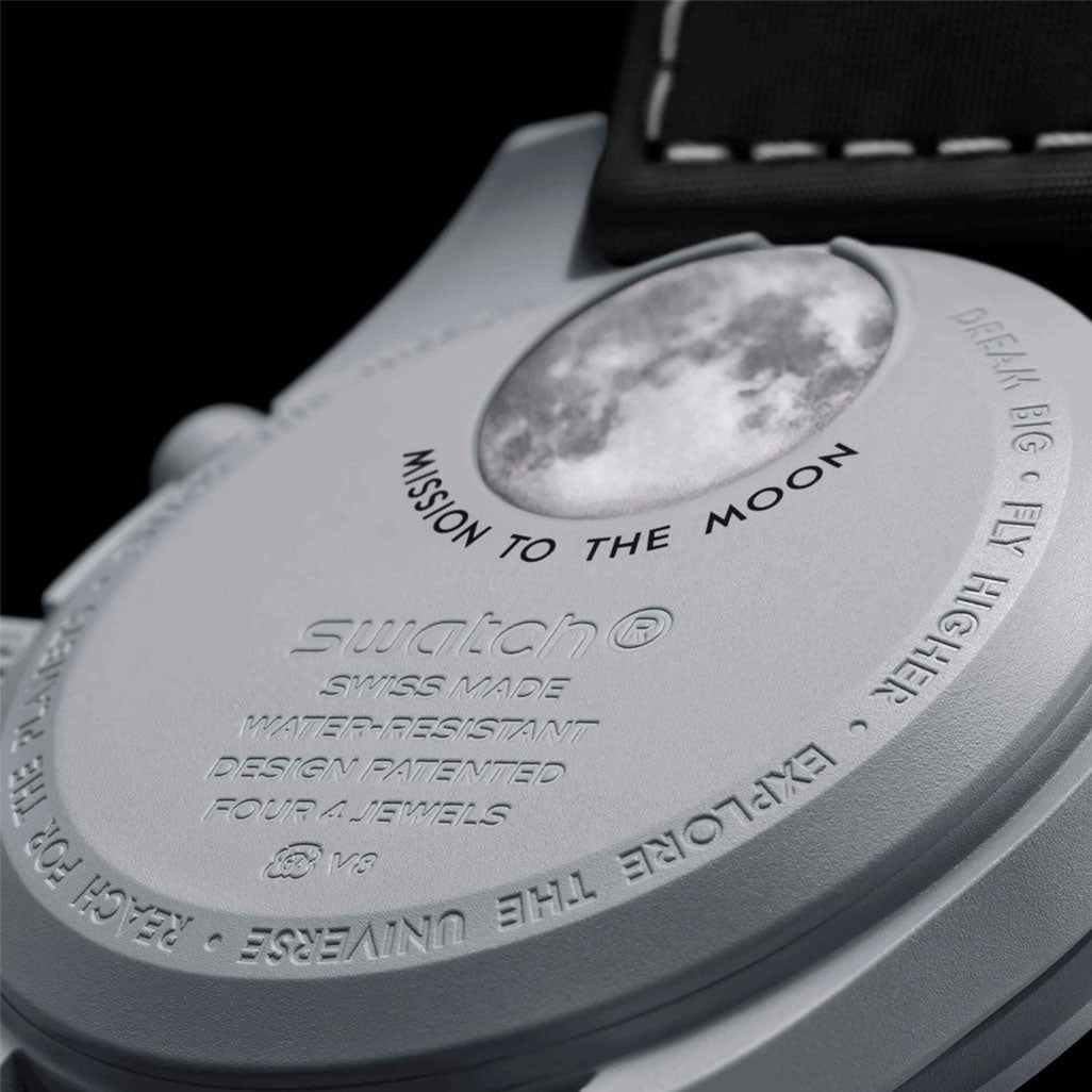 Swatch x Omega Bioceramic Mission To Earthphase SO33M700