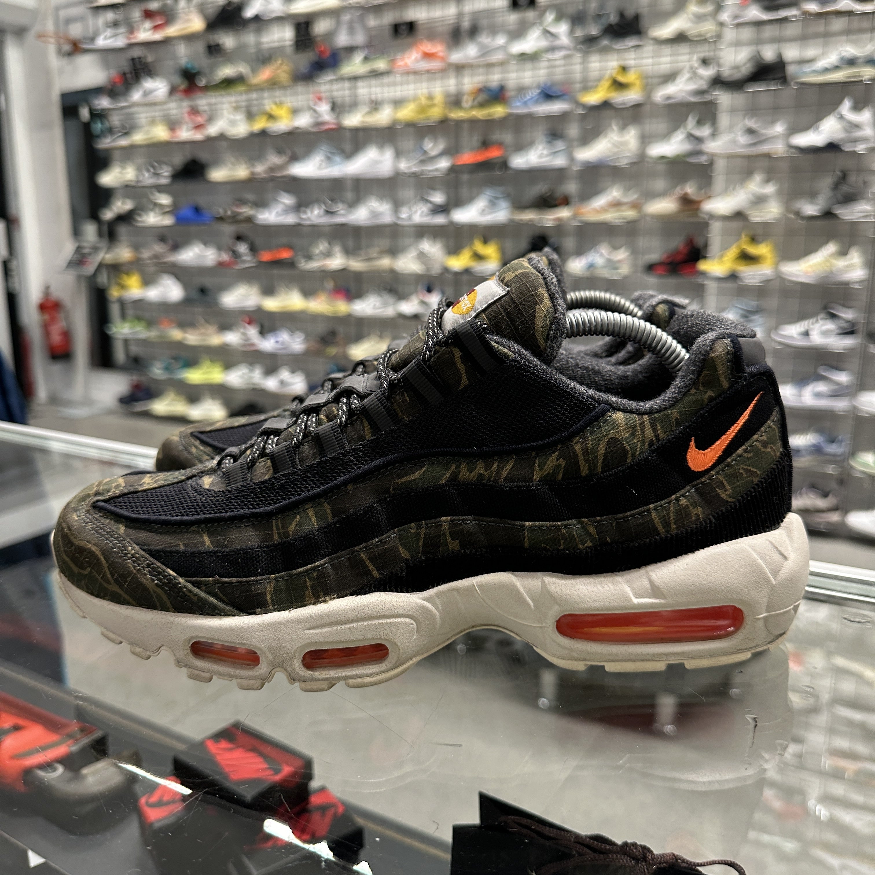 Carhartt x nike air max 95 sale camo green