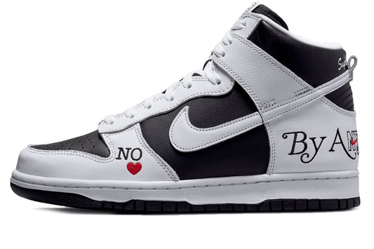 Supreme x Nike Dunk High SB par tous les moyens - Stormtrooper