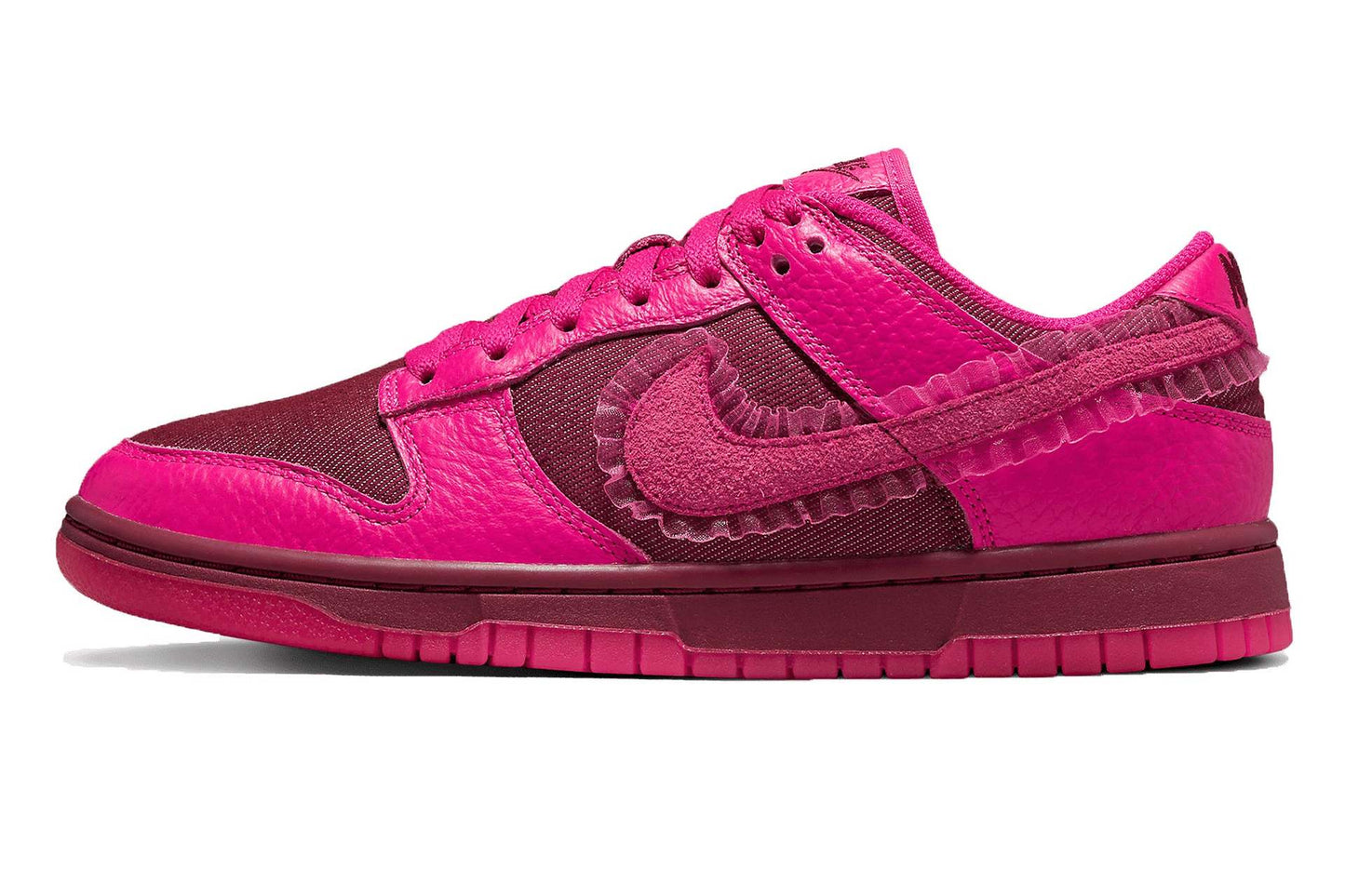 Nike Dunk Low Valentine's Day 2022 W